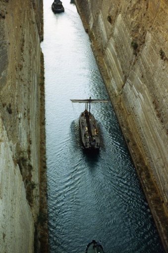 Olympias in the Corinth Canal, August 1992. Photo: Rosie Randolph.